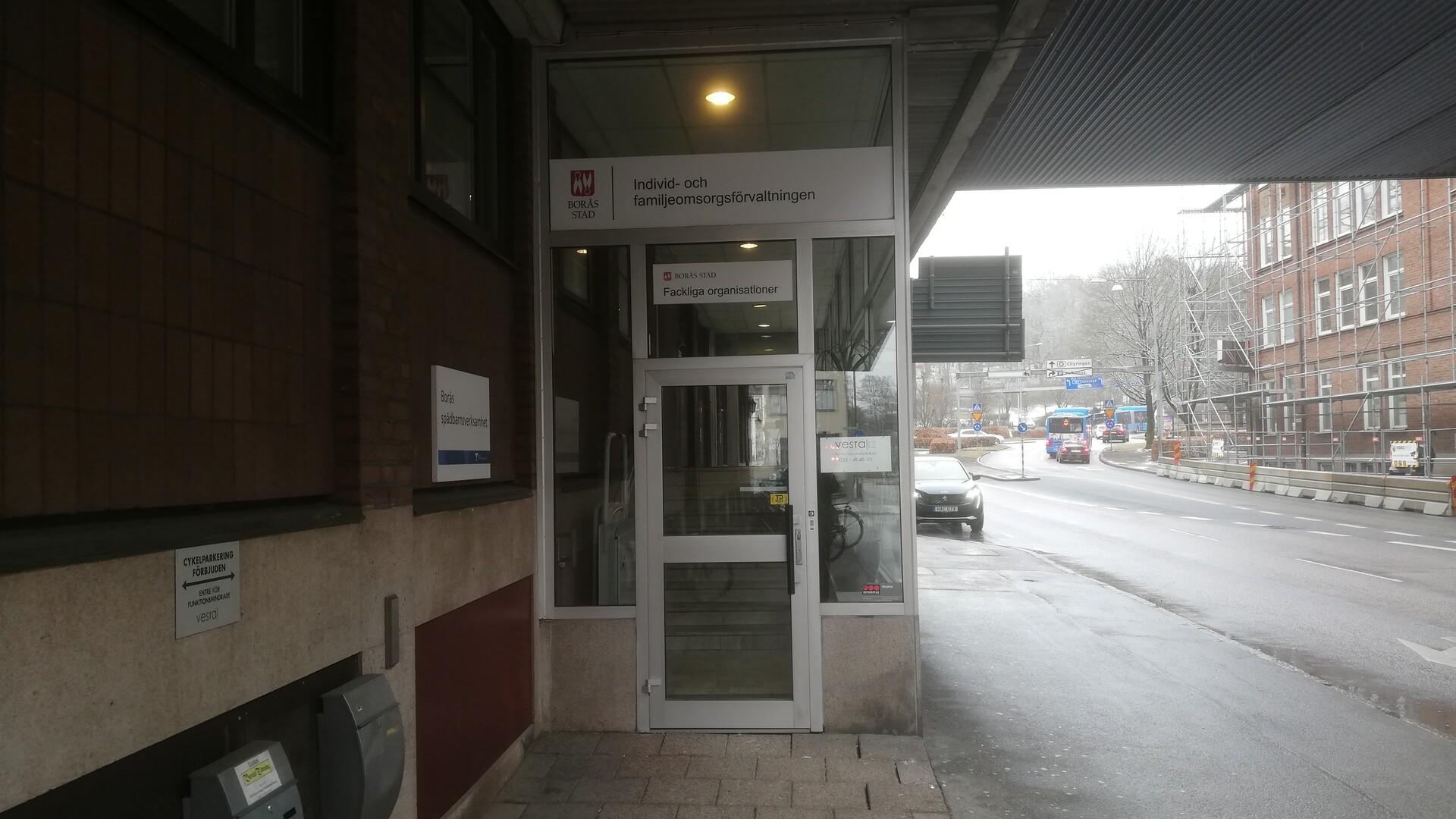 Här ser du ingången till sektionen i Borås.