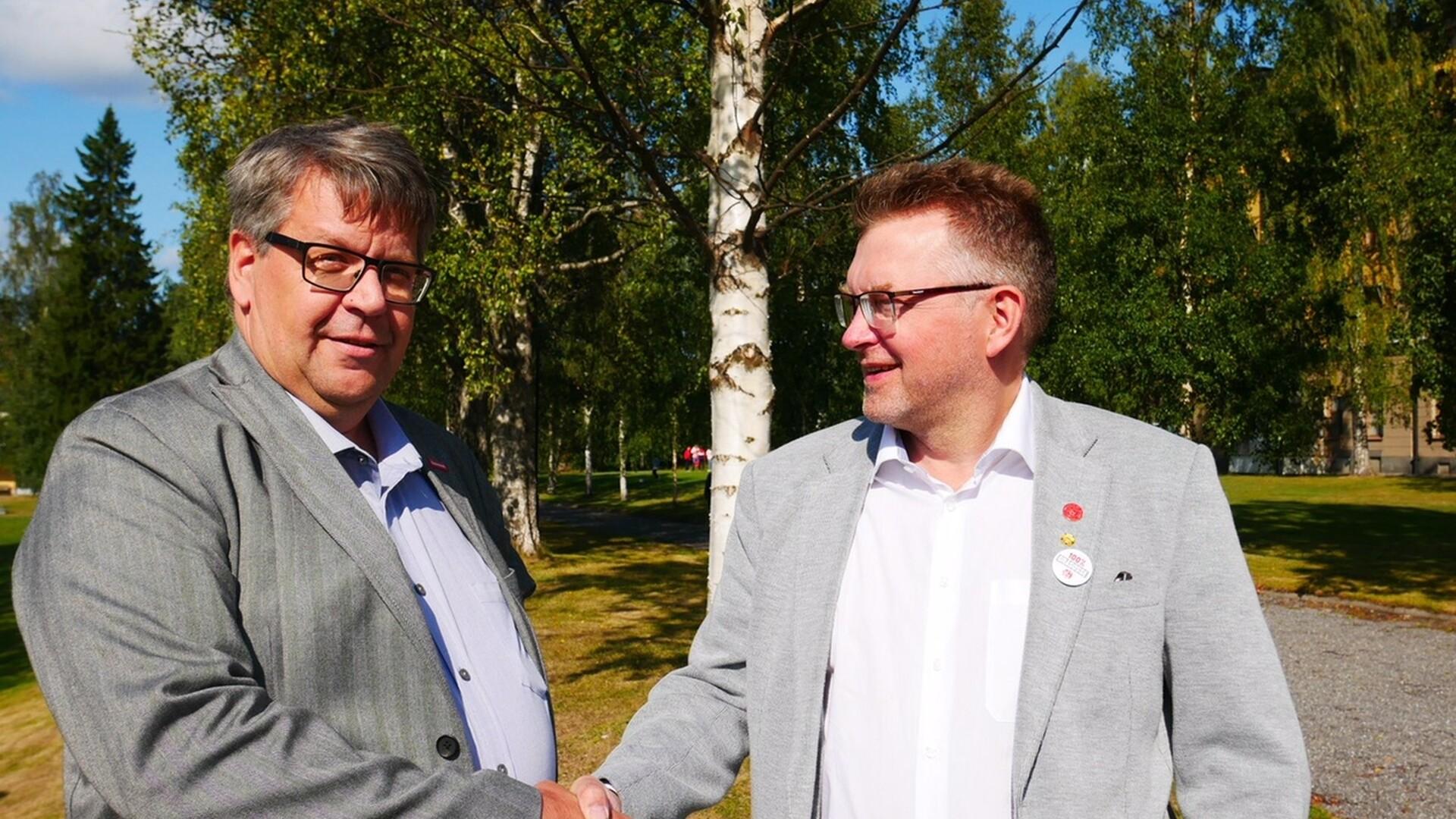 Håkan Nilsson, ordförande Kommunal Västerbotten och Isak From, ordförande Socialdemokraterna i Västerbotten är överens om ett Trygghetslöfte. 