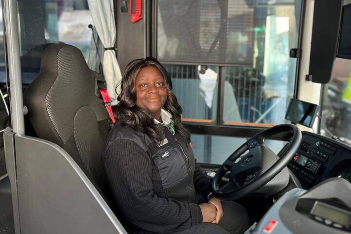 Halima är bussförare i Borås