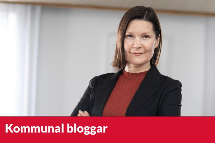 Profilbild på Maria Ahlsten. I nedre delen av bilden står "Kommunal bloggar"  i vit text mot röd bakgrund.