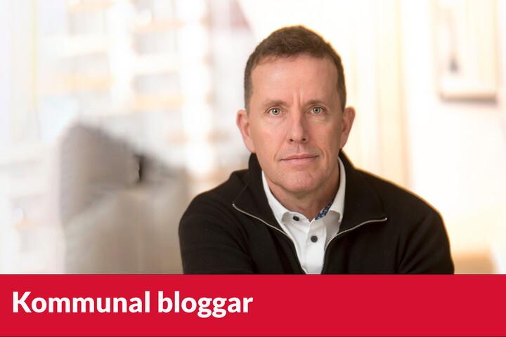 Profilbild på Mikael Svanberg. I nedre delen av bilden står "Kommunal bloggar"  i vit text mot röd bakgrund.