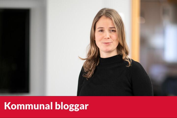 Profilbild på Sofia Lindqvist. I nederkanten av bilden står "Kommunal bloggar" i vit text mot röd bakgrund. 