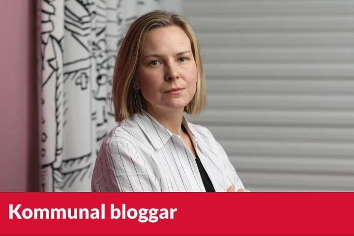 Profilbild på Kerstin Mikaelsson. I nederkanten av bilden står "Kommunal bloggar" i vit text mot röd bakgrund. 